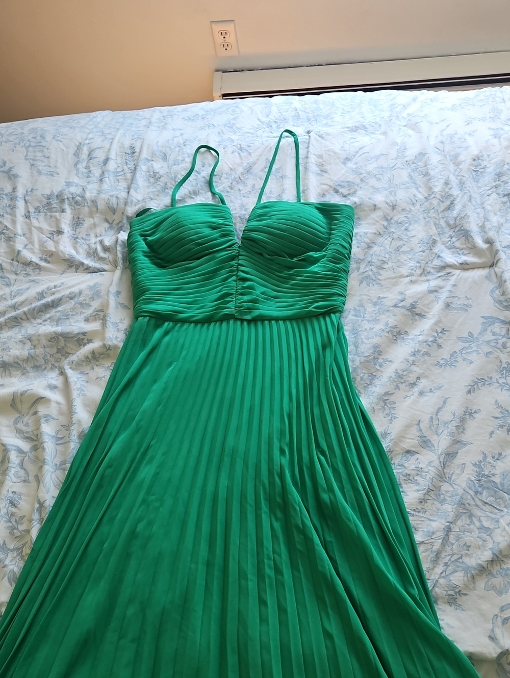 Xscape Emerald Green Pleated Spaghetti-Strap Maxi Dress